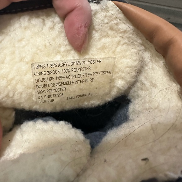 Clarks Snow Boots.  Worn Once.  size 9.5 Womens - Picture 6 of 6